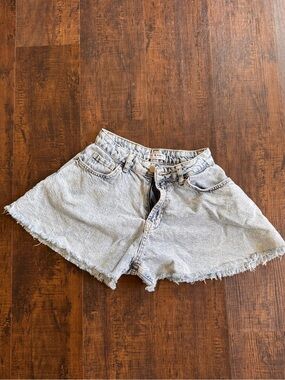 Light Wash Denim High-Waist Frayed Hem butterfly Women's Shorts